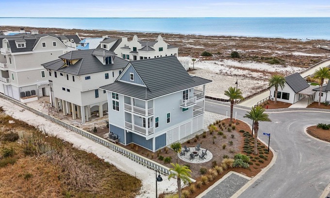 Bay County Casa | Sol-Y-Mar: Stunning New Build Sugar Sands Home: Sleeps 10, Pet Friendly!
