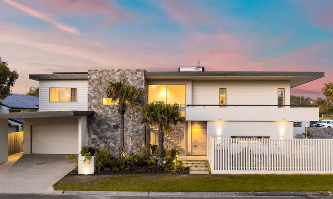 East Ballina Casa | Solana - A Beachside Masterpiece. Enjoy free nights with Belle Escapes Byron Bay