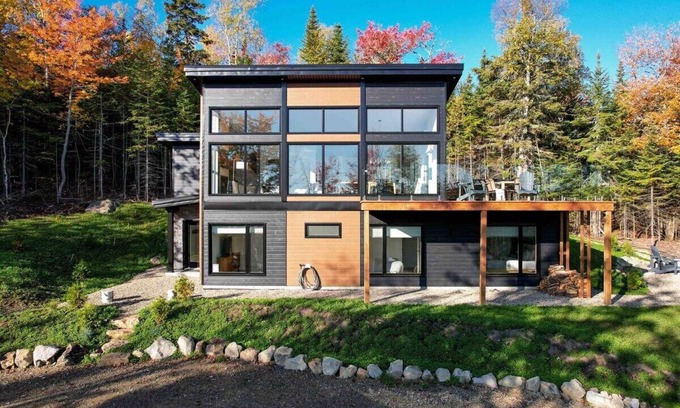 Les Eboulements Chalet De Esquí | Solar 79 - Panoramic Views, Spa, Trails, & Privacy