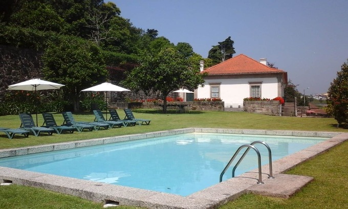 Santo Tirso Casa | solar magnífica del siglo XVIII con 9 suites y todas las comodidades modernas
