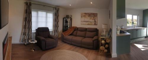 Mountshannon Casa | Solas na Gealai, entire house, sleeps 8