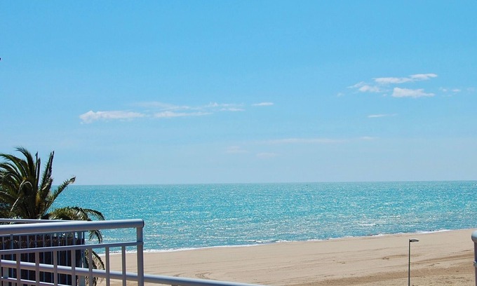 Castelldefels Apartamento | SOLIAIR BEACHFRONT CASTELLDEFELS