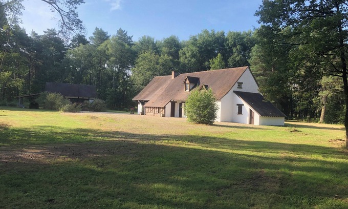 Neuvy-sur-Barangeon Casa | Sologne, large villa amid woods and ponds