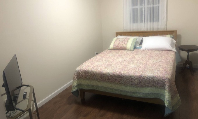 Solon Casa | Solon Ohio. private room. private entrance