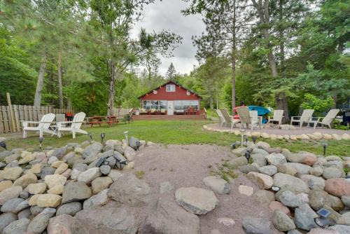 Solon Springs Casa | Solon Springs Getaway with Dock and Kayaks!
