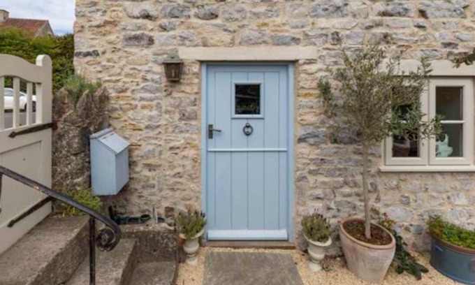 Nunney Cabaña | Somerset’s best village location, close to Babington, Mells, Glastonbury, Bruton