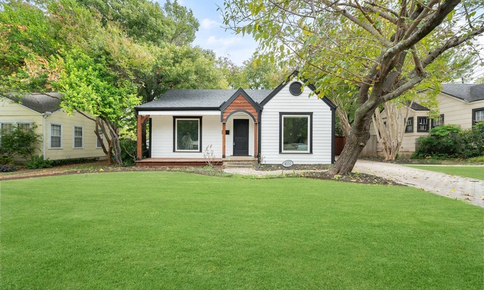 Northeast Dallas Casa | Somerville Cottage