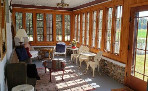 Cedar Casa | Somewhere In Time