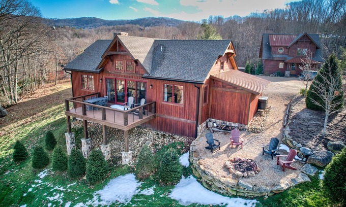 Elk Park Casa | Sommer Hus at Eagles Nest: Pet Friendly Single Level