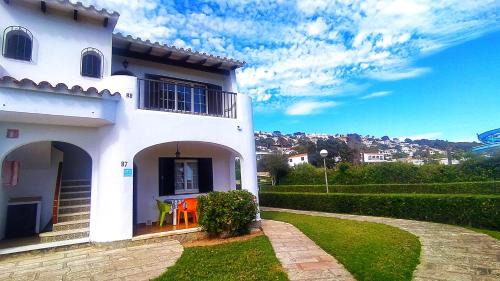 Son Bou Apartamento | Son Bou Bonito y renovado Apartamento