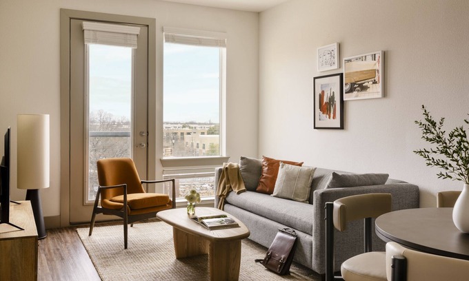 East Cesar Chavez Apartamento | Sonder at East 5th | One-Bedroom Apartment w/ Balcony