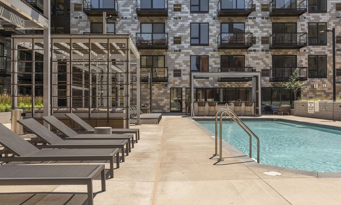 Downtown East Apartamento | Sonder at East End | One-Bedroom Apartment w/ Balcony