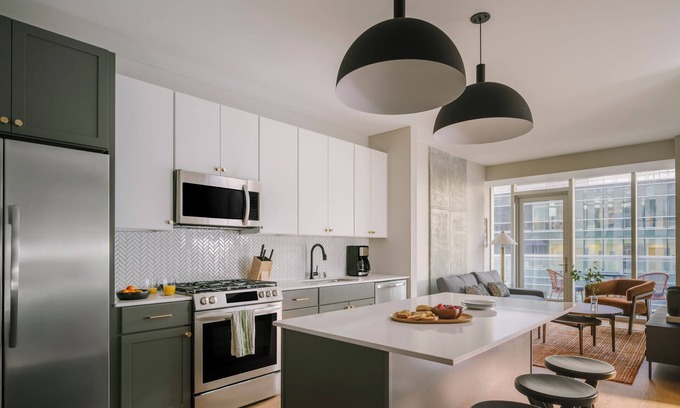 Warehouse District Apartamento | Sonder at North Loop Green | One-Bedroom Apartment w/ Balcony
