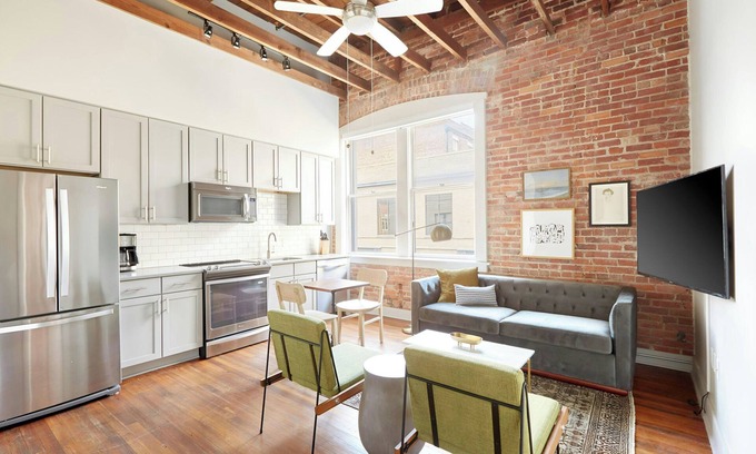 Historic District - North Apartamento | Sonder by Marriott Bonvoy The Drayton Apartments Historic District