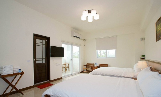 Taitung Cama Y Desayuno | Songhe Homestay - He Room for 4 - New Elevator Villa, Mountain View