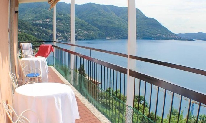Pognana Lario Apartamento | Sonia Musica Aperol Holiday Apartment with Lake View