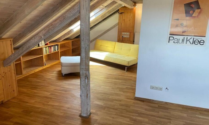 Heroldsberg Apartamento | Sonnige 2-Zimmer Wohnung unterm Dach