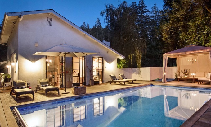 Kenwood Villa | ELEGANTE CREEKSIDE VILLA piscina, spa, petanca, césped, cerrada, privada, cargador Tesla