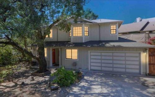 Sonoma Casa | Sonoma Hideaway 3BD 2,5 BATH, Beautiful Patio and Garden