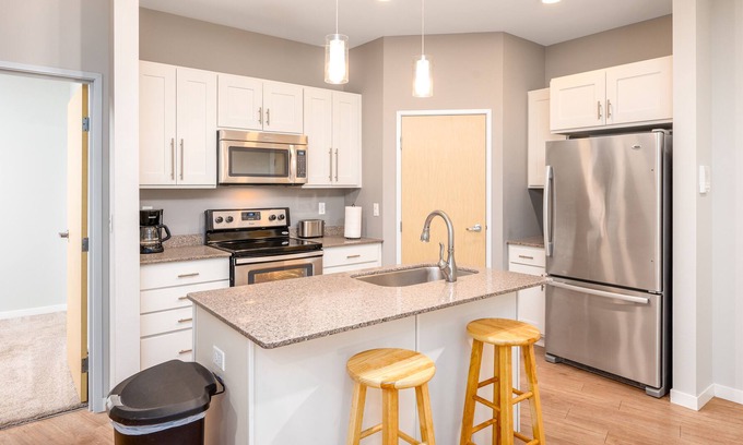 Grand Forks Apartamento | Sonoma Lofts Luxury Apartment - Minutes from the Ralph Engl