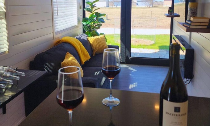 Fredericksburg Cabaña | Sonoma Station | Patio | 1BR | Wine Retreat