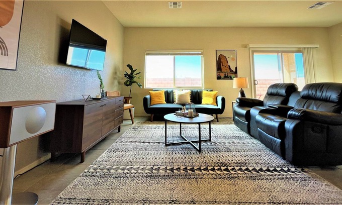 Sierra Vista Casa | ☀️Sonoran Desert Oasis Central Location Pool/Hot tub Family Getaway