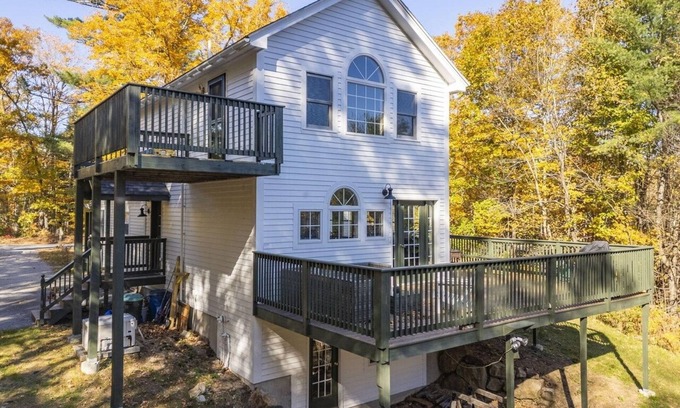 Bethel Casa | Soothing 4-bedroom house in charming Bethel surrounded by nature and wildlife.
