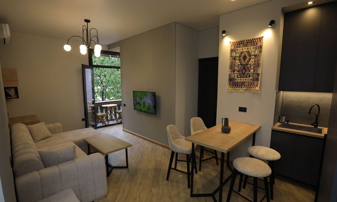 Arabkir Apartamento | Soothing apartment with AC in charming Yerevan