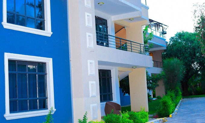 Nanyuki Apartamento | Soothing apartment with WiFi, fully furnished kitchen in charming Nanyuki