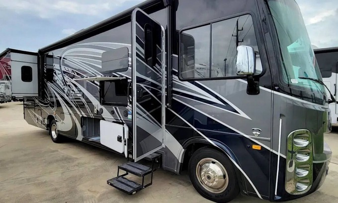 Norvelt Casa | Soothing RV with AC in charming Mount Pleasant/ 2021 Georgetown 5 Series 31L5