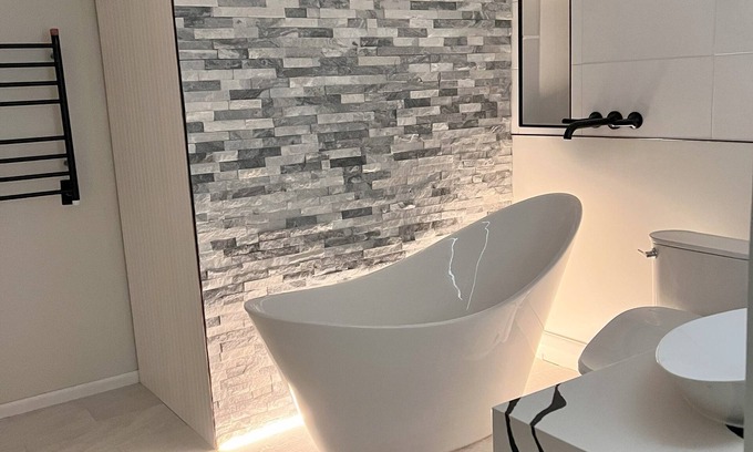 Willow Park Casa | Soothing Soak, Modern Romantic Luxury Townhome!
