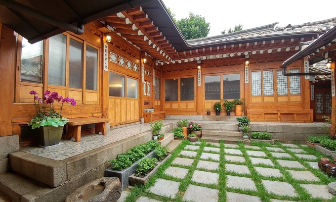 Samcheong-dong Casa | Sophia Guesthouse