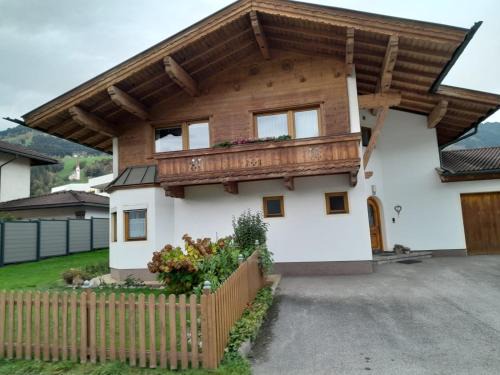 Kapfing Casa | Sophie's Haus