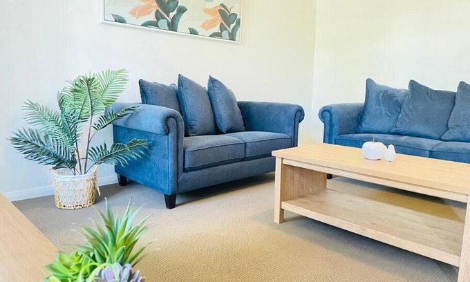 Wagga Wagga Apartamento | Sophisticated City Retreat with All the Comforts