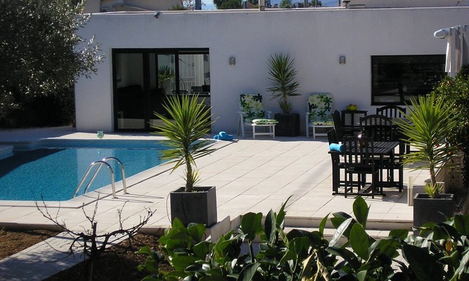 Purias Villa | Sofisticada villa de campo, piscina privada, jacuzzi, aire acondicionado, golf