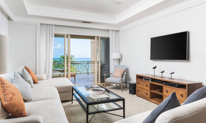 Seven Mile Beach Condominio | Sophisticated Ocean View Residence located at The Ritz-Carlton