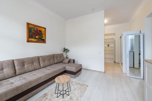 Old Town Apartamento | Sophisticated Old town apartment by Polo Apartments