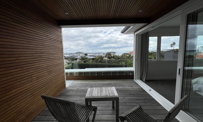 Orakei Casa | Sophisticated Splendor