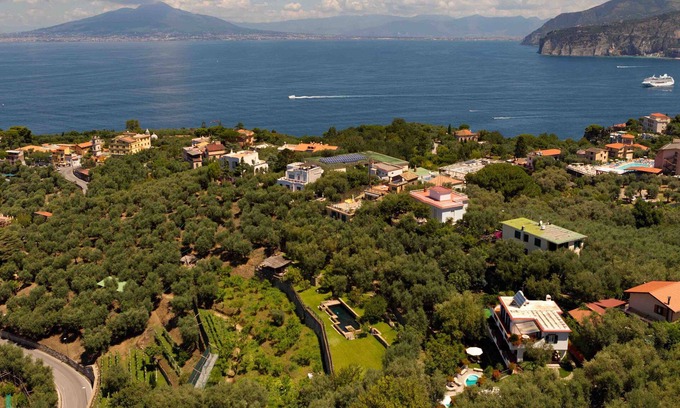 Sorrento Apartamento | Sorrento houses with terrace, pool, garden, sea view, wifi