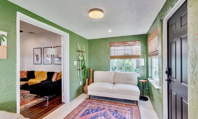 Parker Ridge Casa | SoSo Cactus House - Spanish-Style, Historic Charm