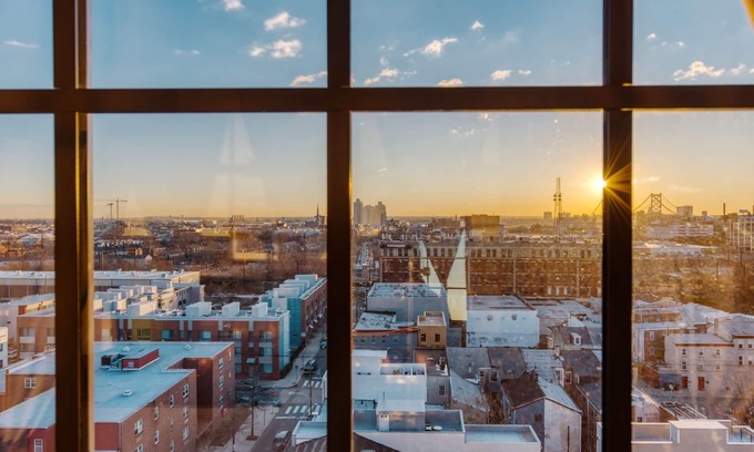 West Poplar Apartamento | Sosuite 1BR Penthouse w W D Gym On-site Bar