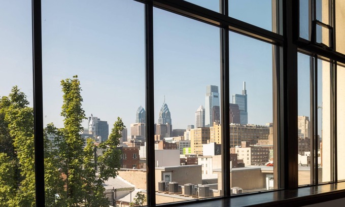 West Poplar Apartamento | Sosuite 2BR Apt w Balcony, W/d, Gym, On-site Bar