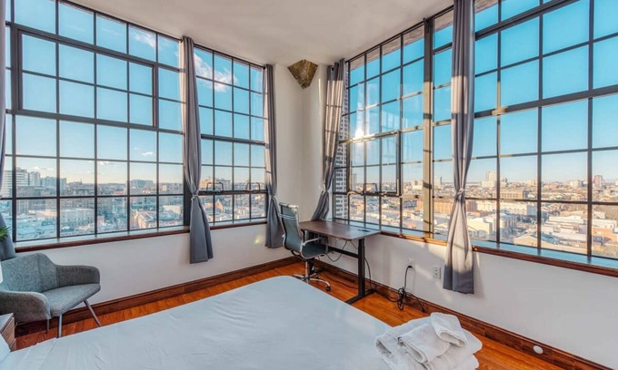 West Poplar Apartamento | Sosuite 2BR Penthouse w Balcony W D Gym
