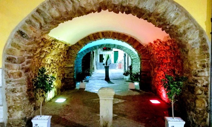 Santo Stefano di Camastra Casa | Sotto L'Arco