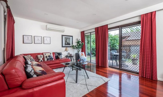 Narrabundah Casa | Soul Filled Family Home