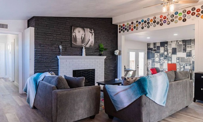 Midland Casa | SOUND AND COLOR MIDLAND