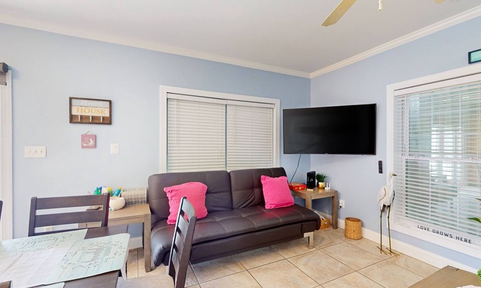 Bay Point Casa | Soundfront home with boat trailer parking, scenic balcony, grill, & full kitchen
