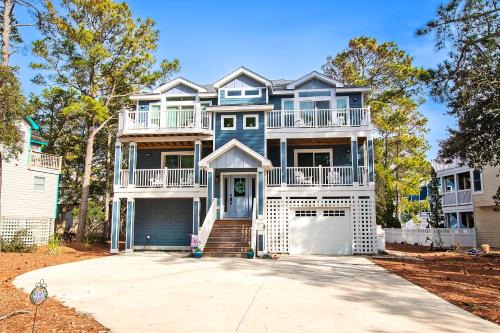 Corolla Light Casa | Soundside, Private Pool, Hot Tub, Comm Amenities! 580, A Wave From it All