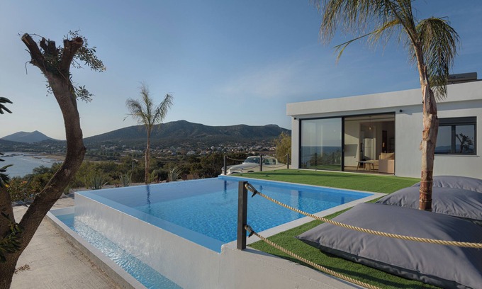 Lavreotiki Villa | Sounio Black Villa