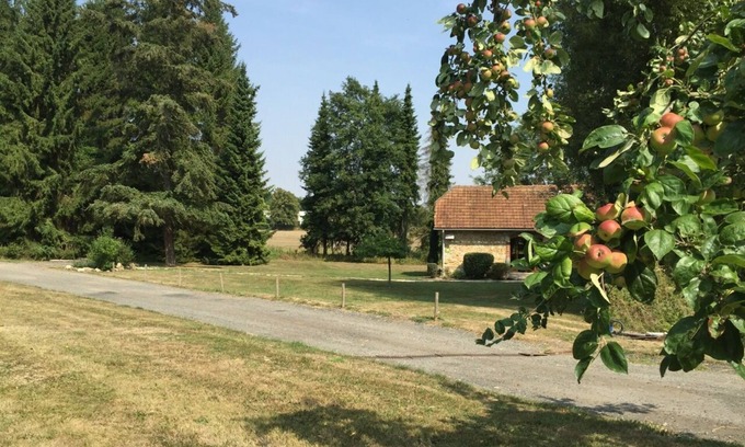 Chambly Cabaña | Fuente cabaña, esta es la pequeña casa en el prado!